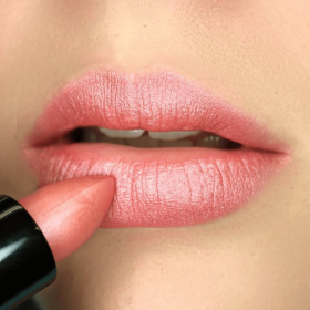 Velvet Semi-Matte Lipstick (Color: Sweetie)